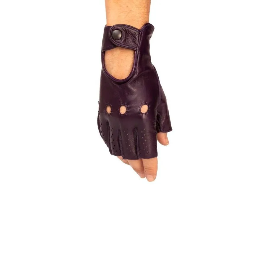 black driving gloves