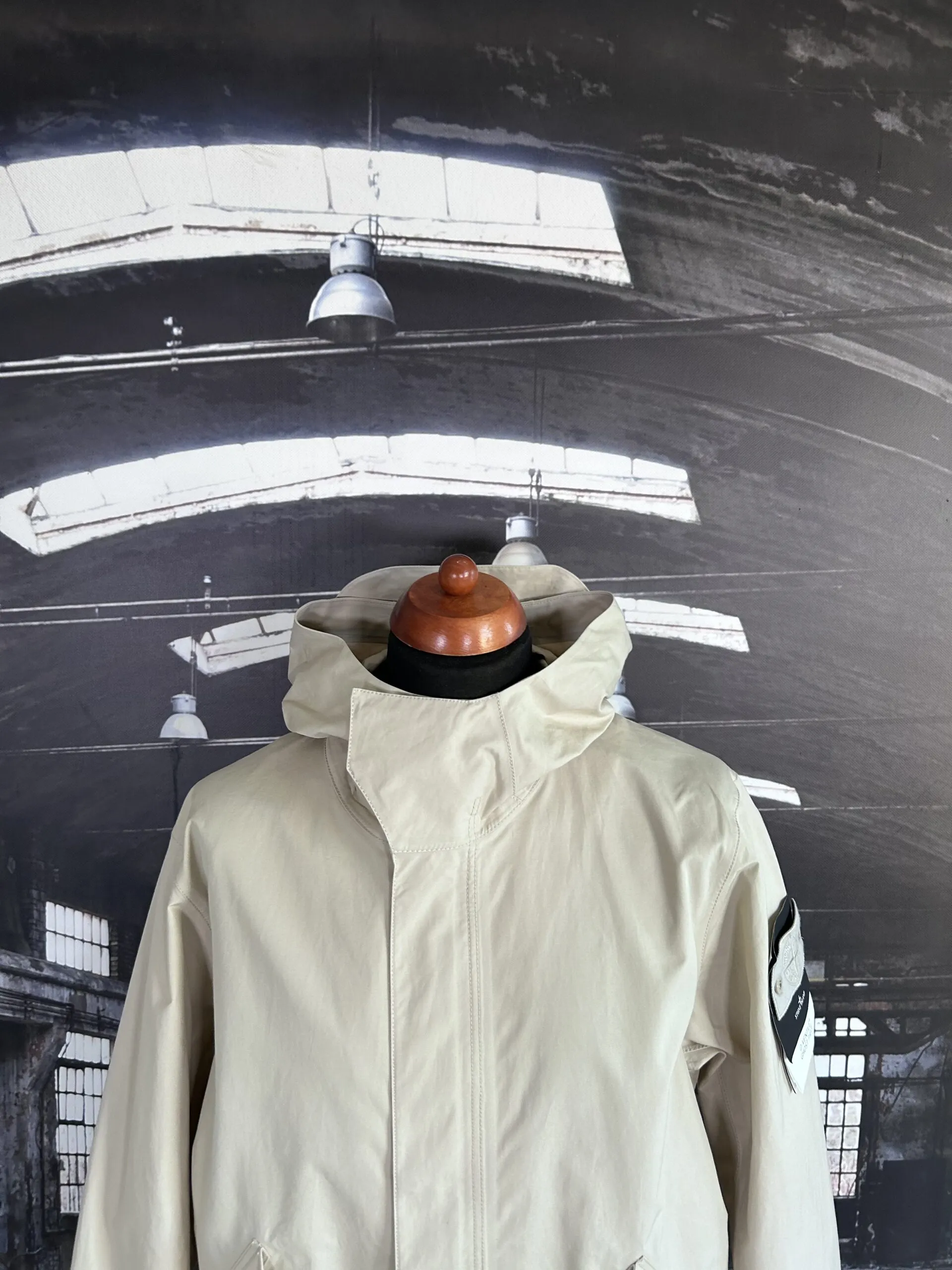 STONE ISLAND GHOST PIECE_O-VENTILE® FISHTAIL PARKA